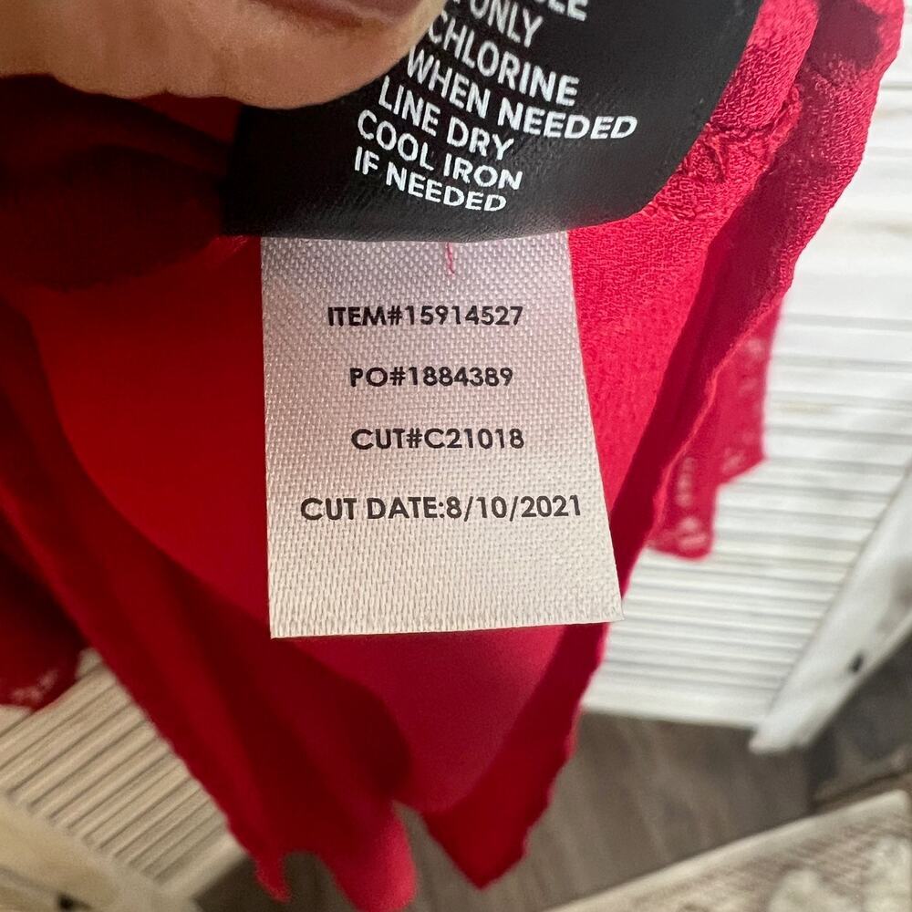 TORRID PLUS 4X 26 Georgette V Neck Lace Sleeve Blouse Top Jester Red NWT Flawed - Picture 12 of 15
